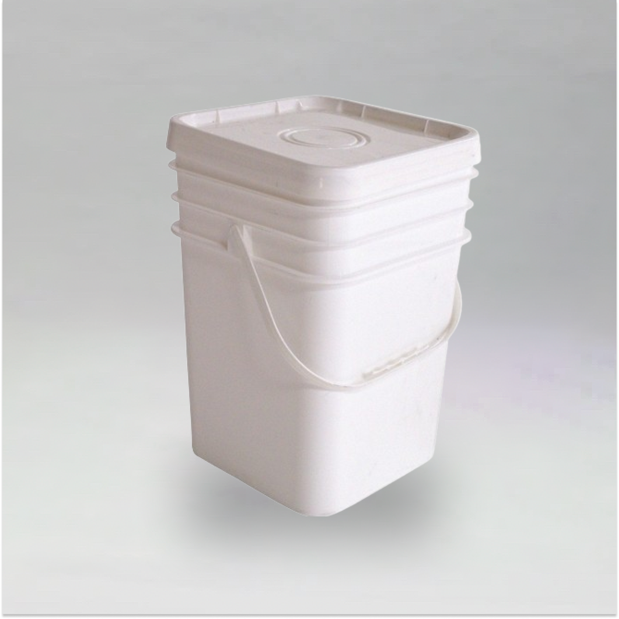 Square on sale plastic pail