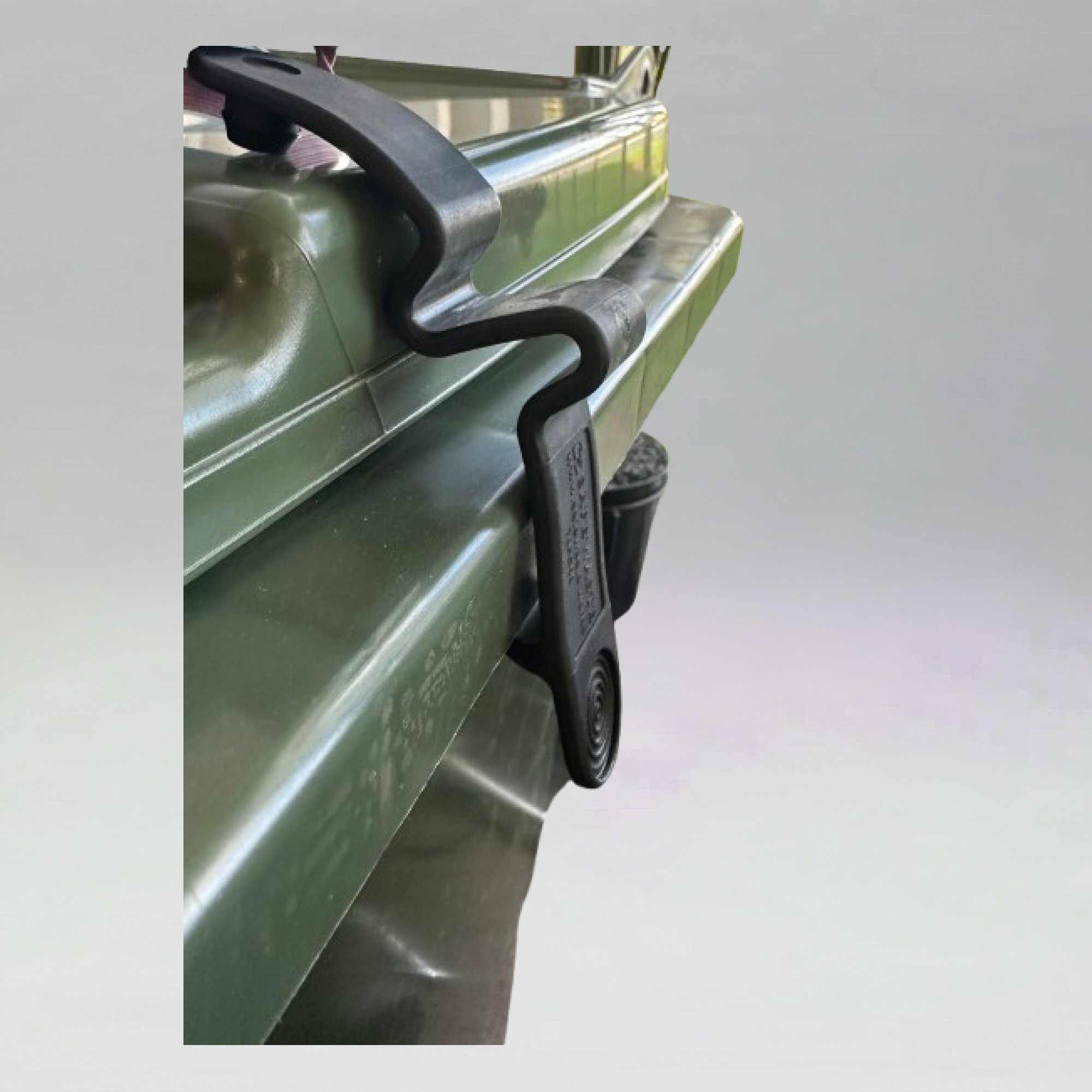 SAFEWASTE PUSH CLIP LID LATCH